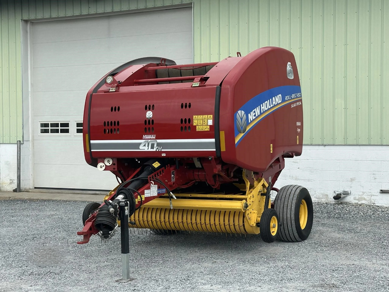 2015 New Holland Roll-Belt 450 Round Baler